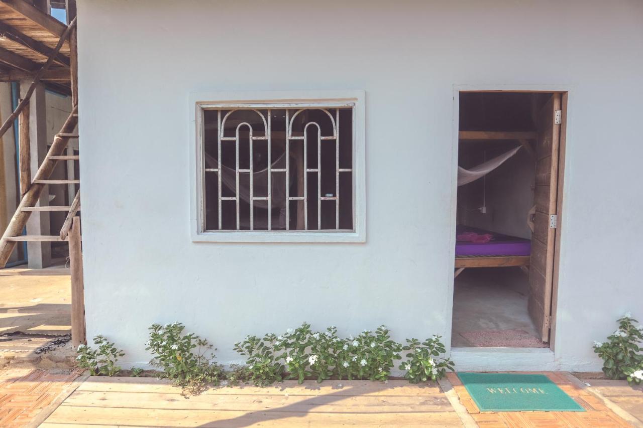 Bonsai Hotel Koh Rong Sanloem Exterior photo